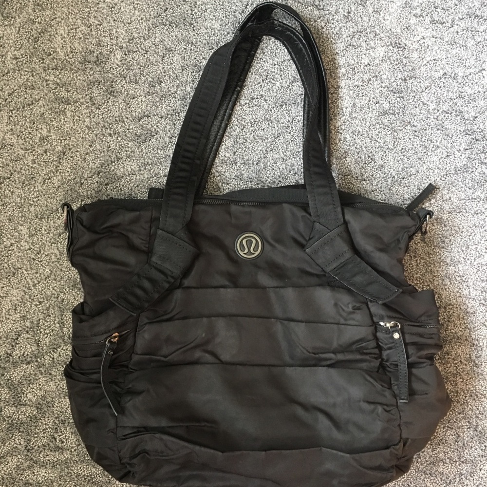 Lululemon Arabesque Bag Used Black  Hobo Tote